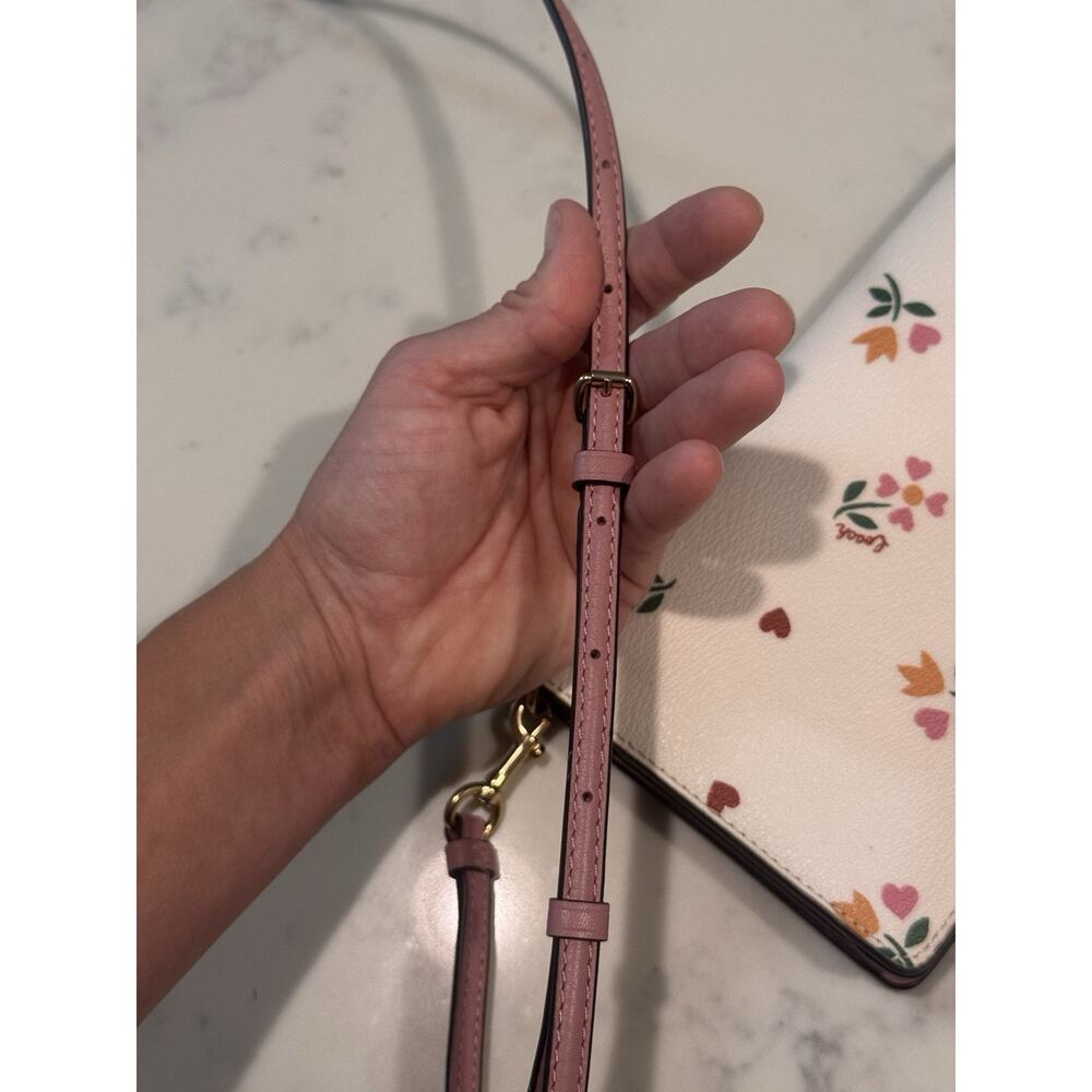 Coach Anna Foldover Clutch Crossbody Bag With Heart Petal Print EUC - Picture 8 of 12